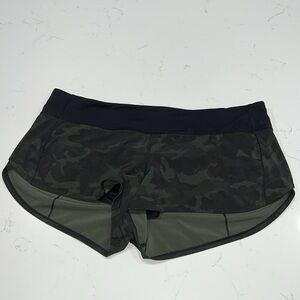 Lululemon Speed Up Short *2.5" Incognito Camo Multi Gator Green / Black